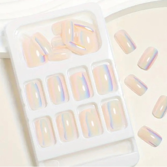 New Press on Nails Fake Fun & Fabulous Glue Pads & File Included - Picture 2 of 5